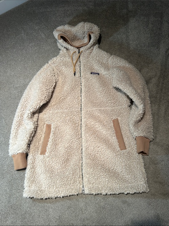 Patagonia Jackets & Blazers - Patagonia Cream Sherpa Hooded Zip-Front Jacket